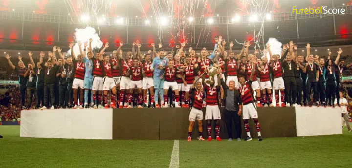 O Flamengo teve dois gols anulados, mas conseguiu um empate com o Fluminense e se sagrou campeão carioca pela 39ª vez